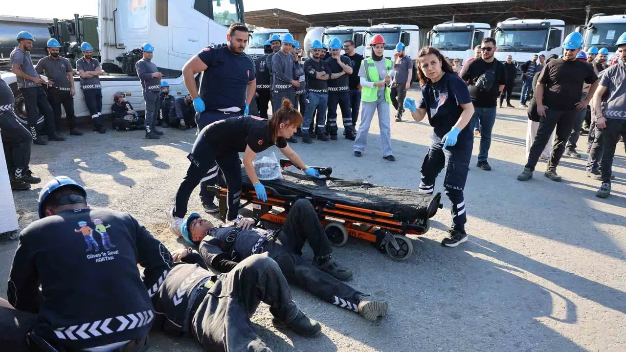 Tatbikatta rolüne öyle bir girdi ki: 112 ekipleri gerçek sandı, herkes şaşkına döndü