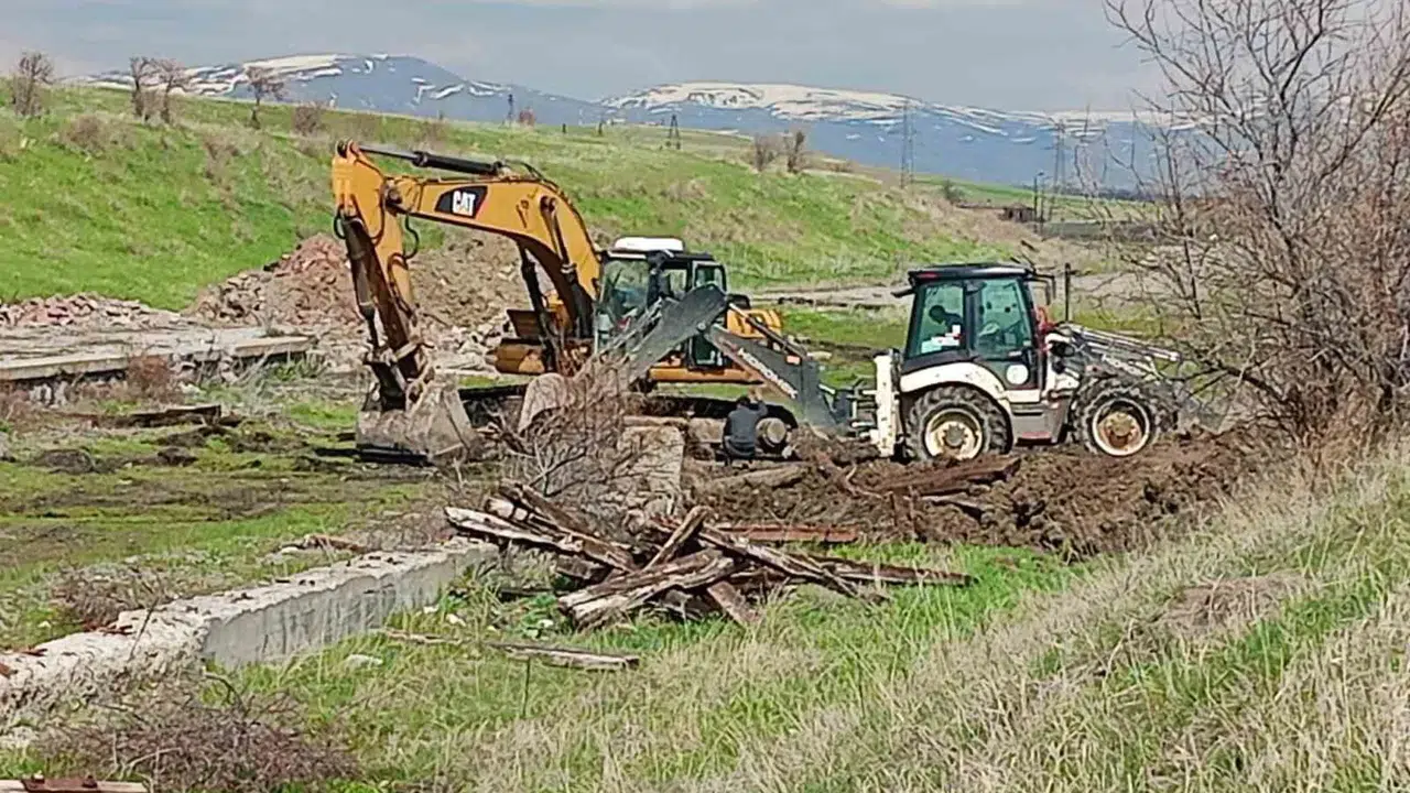 Kars-Gümrü hattında tarihi adım: Doğu Kapı’da raylar yeniden canlanıyor