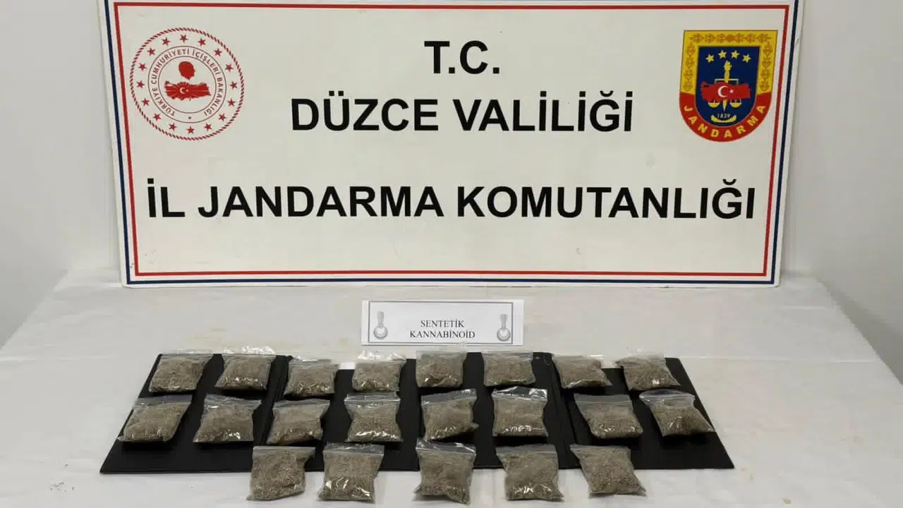 Düzce'de zehir tacirine jandarma baskını: Paketleme yaparken suçüstü yakalandı
