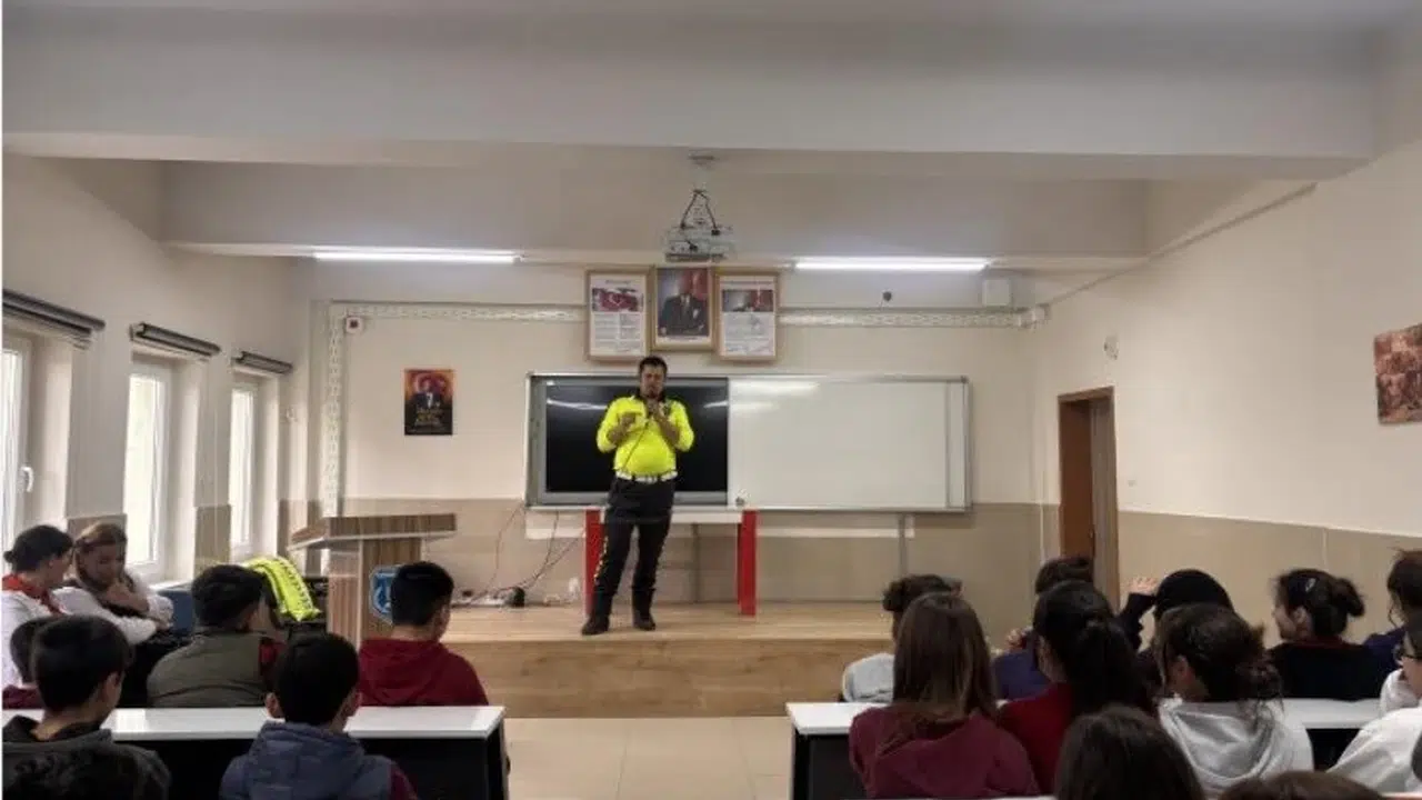 Niğde'de geleceğin teminatı öğrencilere güvenlik seferberliği: 27 okulda binlerce gence ulaşıldı