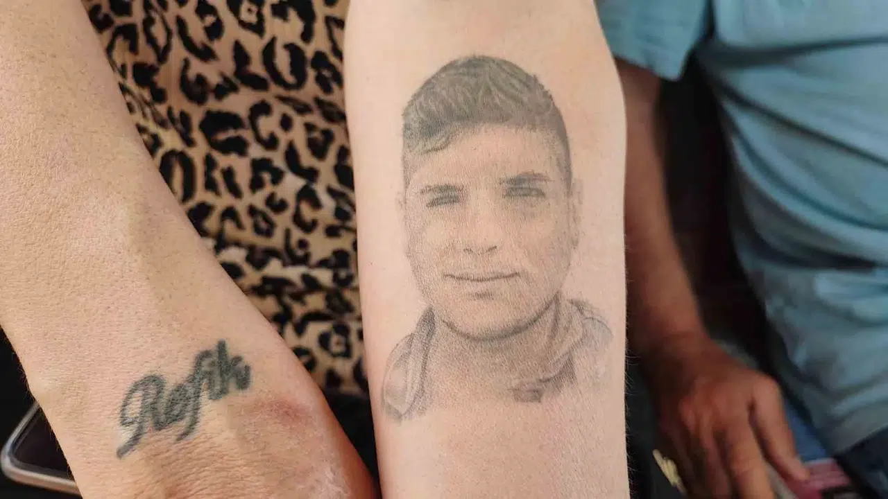 9 yıl önce mezarlıkta infaz edildiler: Acılı annenin tek tesellisi kolundaki dövme oldu