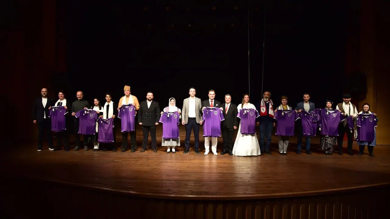 Atakum’da çifte bayram: Hem 23 Nisan hem Samsunspor’un 60. yılı sanatla kutlandı