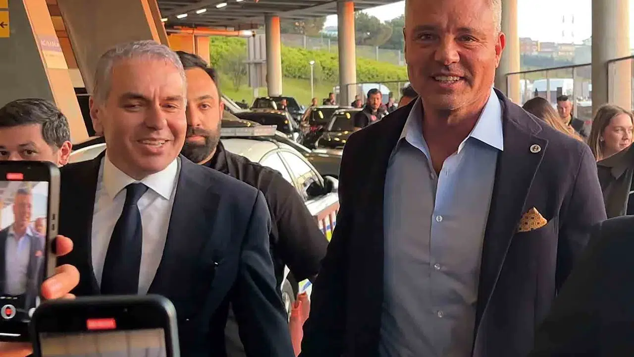 Dev derbide protokolde dikkat çeken görüntü: Sadettin Saran RAMS Park'a adım attı