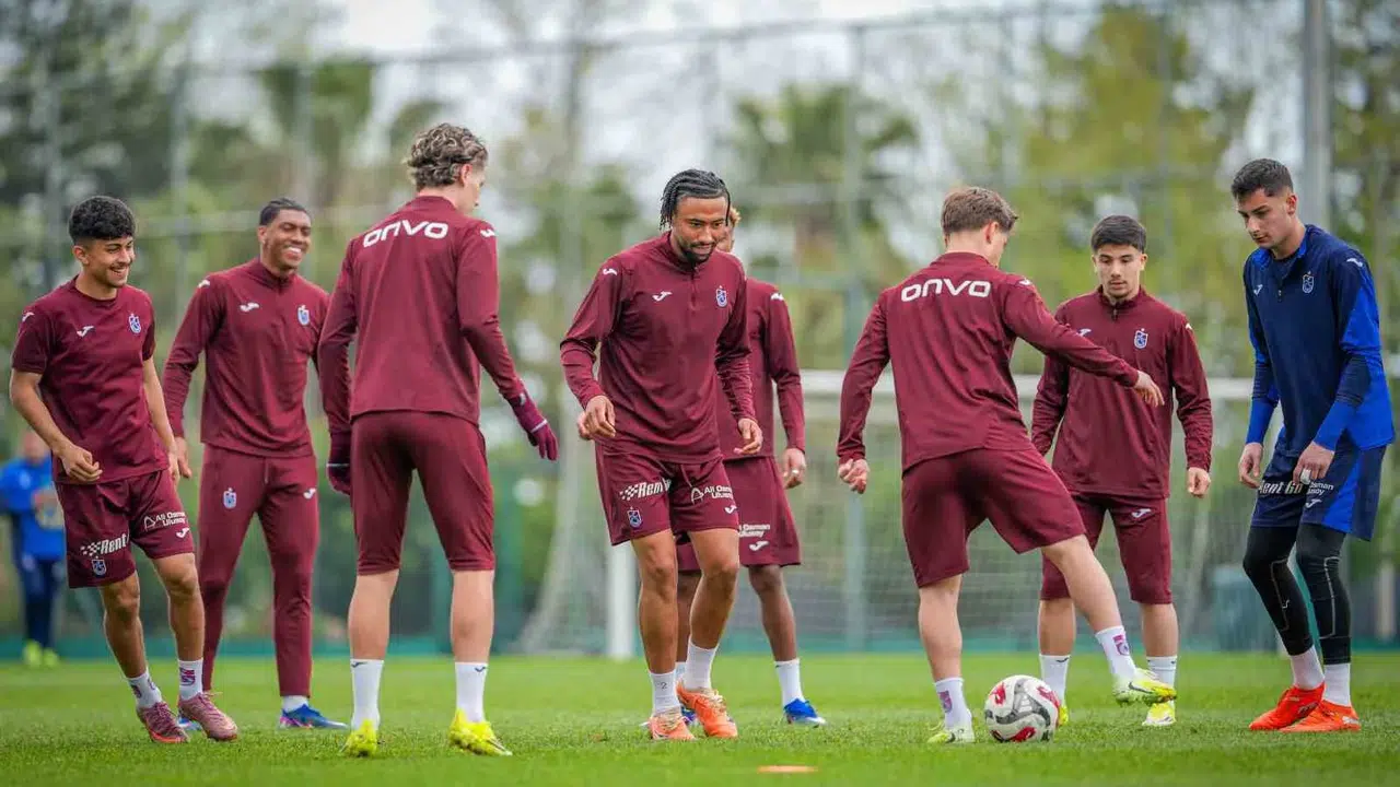 Trabzonspor'da Konya deplasmanı öncesi büyük şok: Kaptan Stefan Savic kadrodan çıkarıldı