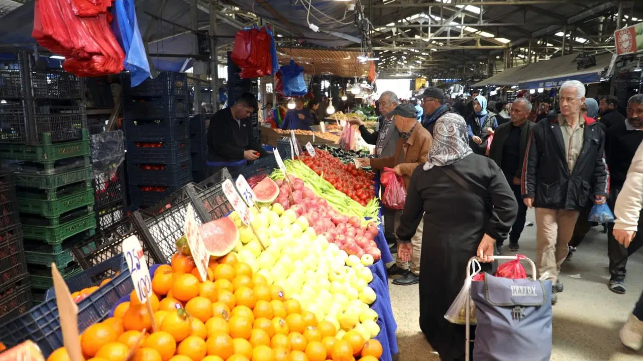 23 yıllık bekleyişte sona gelinemedi: Parasını ödedikleri tapular belediye koridorlarında kayboldu