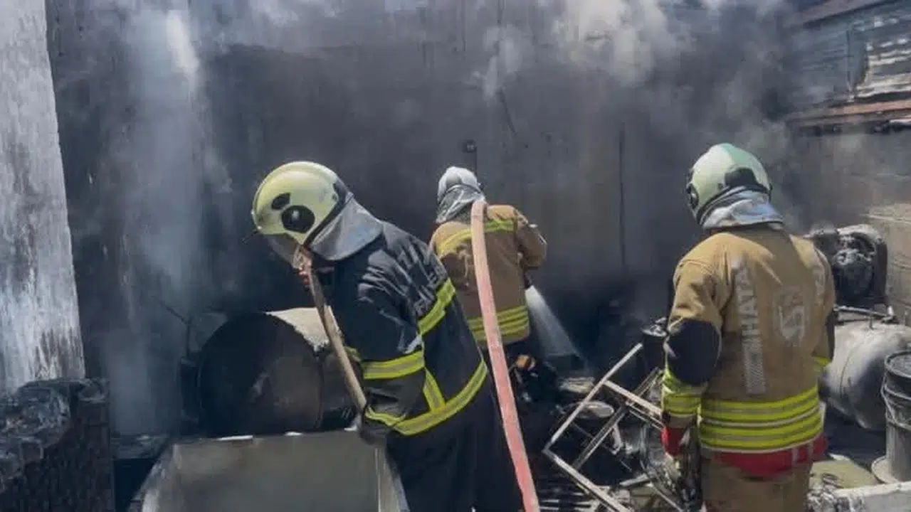 Antakya’da sanayi sitesinde korku dolu anlar: İş yeri küle döndü