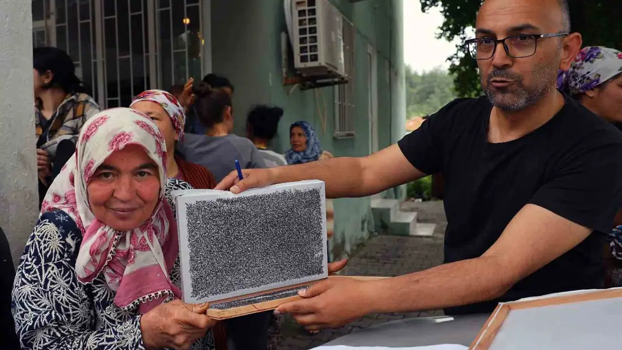 Muğla’da ipekböceği bereketi: 98 üreticiye yeni sezon için destek eli uzandı