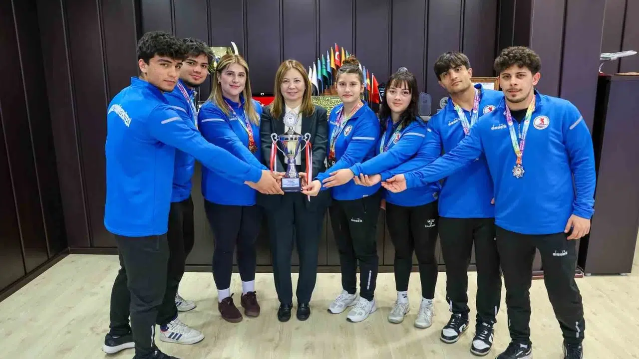 Tatamiye damga vurdular: OMÜ Judo Takımı Türkiye ikincisi olarak zirveye yerleşti