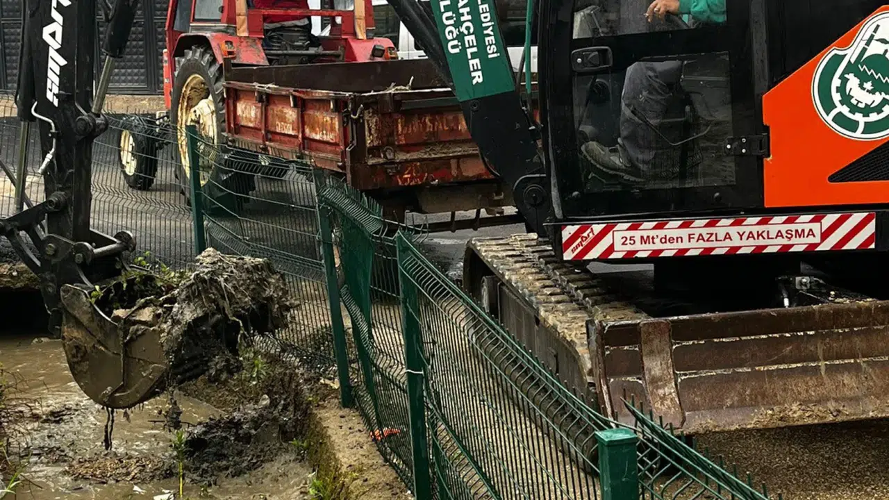 İnegöl’de çiftçinin yüzü güldü: 5 kilometrelik hat tertemiz oldu