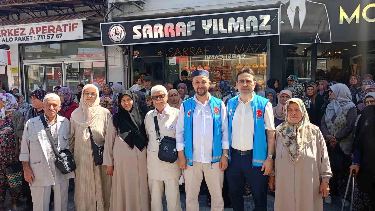 Çine’de kutsal yolculuk heyecanı: Hacı adayları gözyaşları ve dualarla uğurlandı