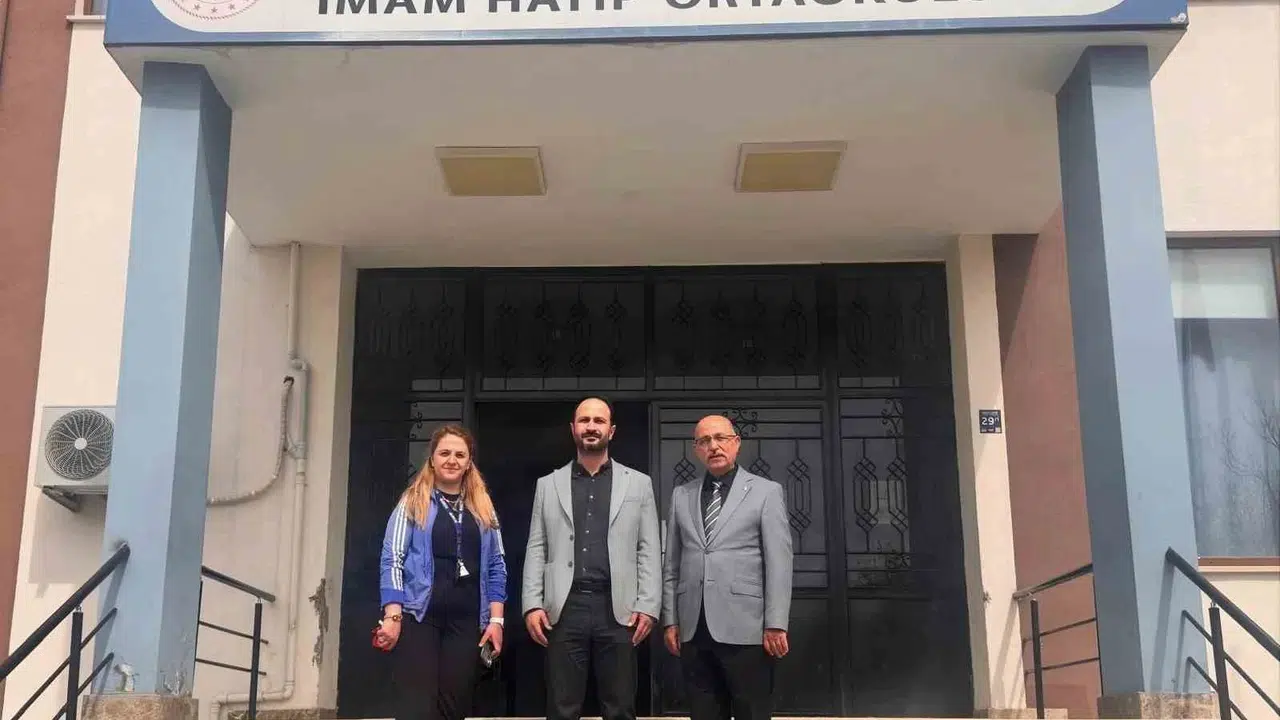 Çimentaş’tan Elazığ’daki öğrencilere anlamlı destek: Hem eğitime hem yerel ekonomiye can suyu