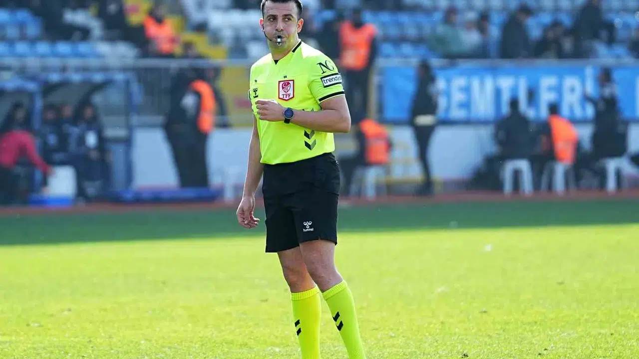 Dev derbide gözler VAR odasına çevrildi: Kritik randevunun hakemi belli oldu