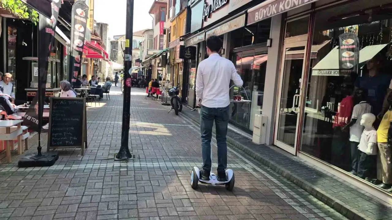 Çay ocağında devrim: Siparişlere yetişemeyince çareyi 'cincır'da buldu