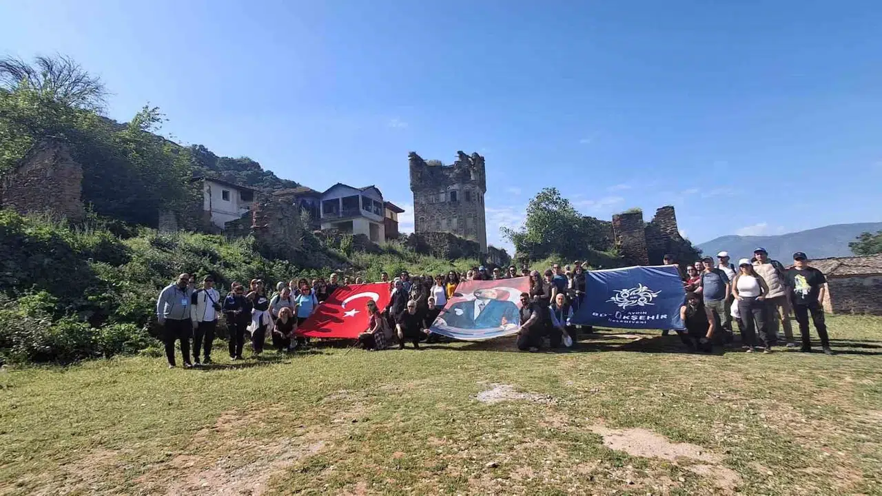 Adım adım tarih ve doğa yolculuğu: Aydın’da trekking tutkunları bu kez antik kentte buluştu