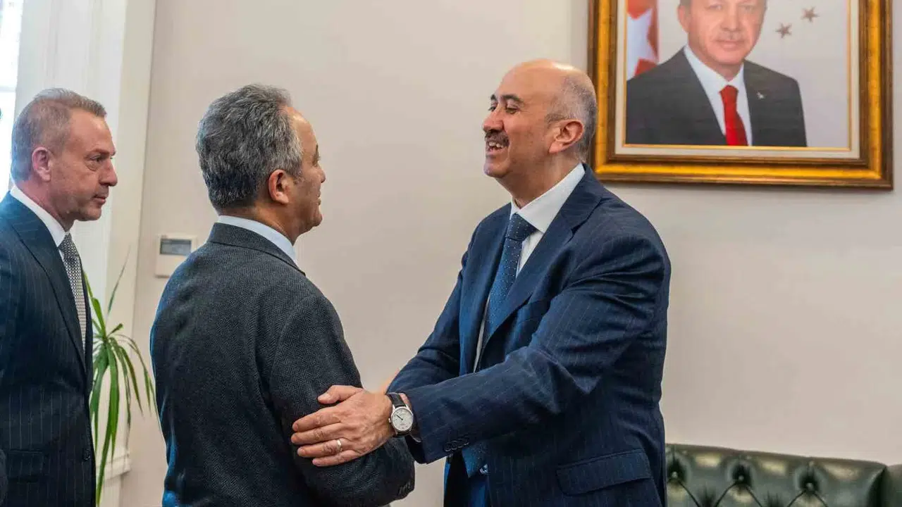 Deprem bölgesinde inşaat seferberliği: Bakan Yardımcısı Cangir’den müteahhitlere kritik destek sözü