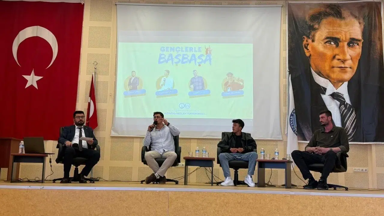 Toprakla dijital dünyayı birleştirdiler: Genç çiftçilerden üniversiteli öğrencilere ilham veren kariyer dersi