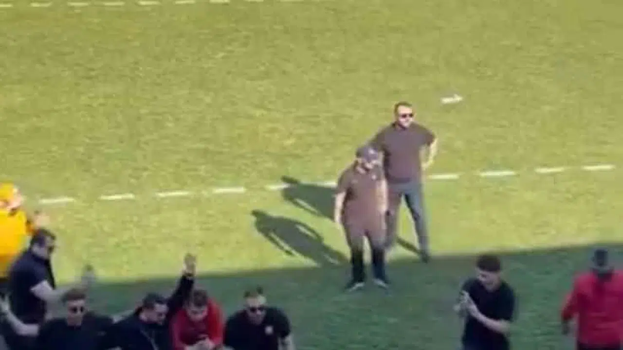 Su tabancası hayalinden vazgeçti, Eskişehirspor’un kahramanı oldu: Minik Hüseyin’den tesislere moral ziyareti