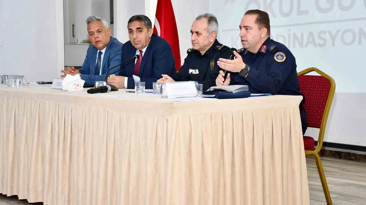 Silifke'de eğitimde güvenlik alarmı: Kaymakam Aslaner'den kritik talimat