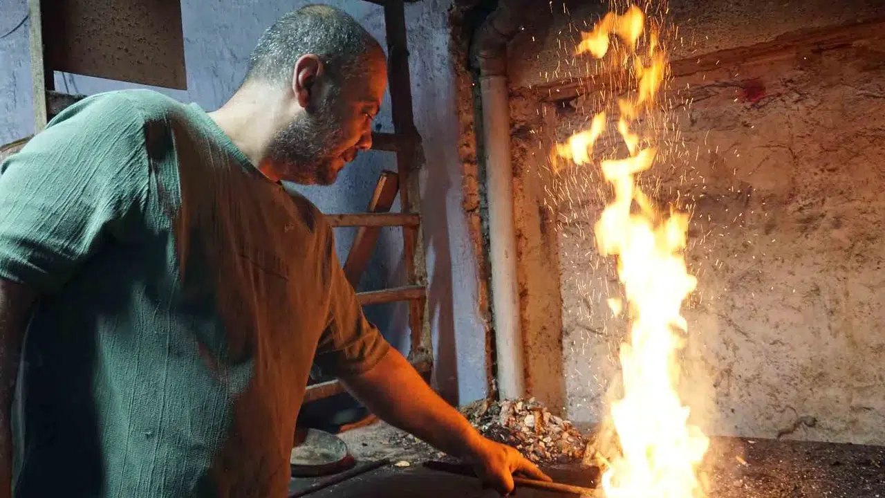 Üç kuşaktır aynı körüğü körüklüyorlar: Kalaycılık mesleğinin son temsilcileri ateşi söndürmemekte kararlı