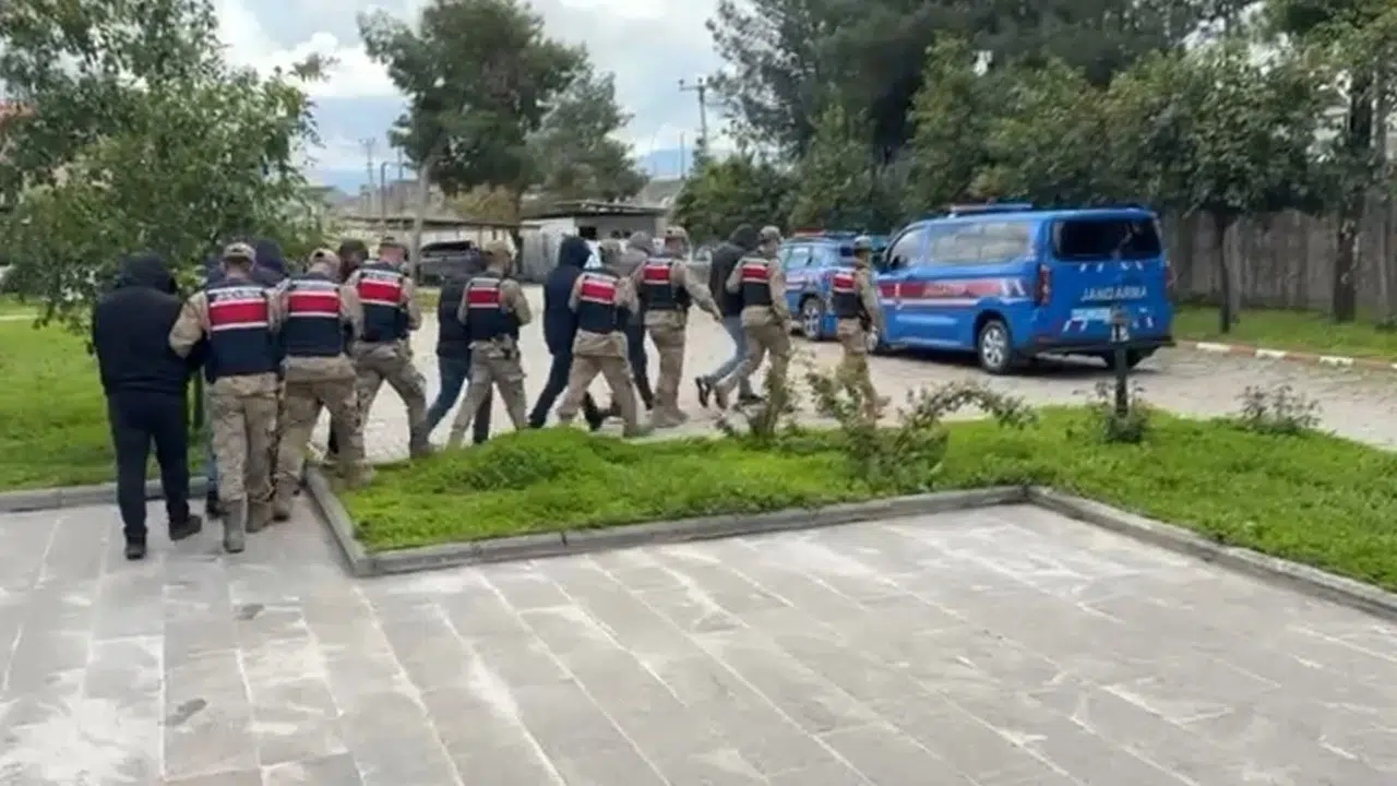 Şırnak’ta suçlulara nefes aldırmayan operasyon: 112 yıl hapis cezası olan firari kıskıvrak yakalandı