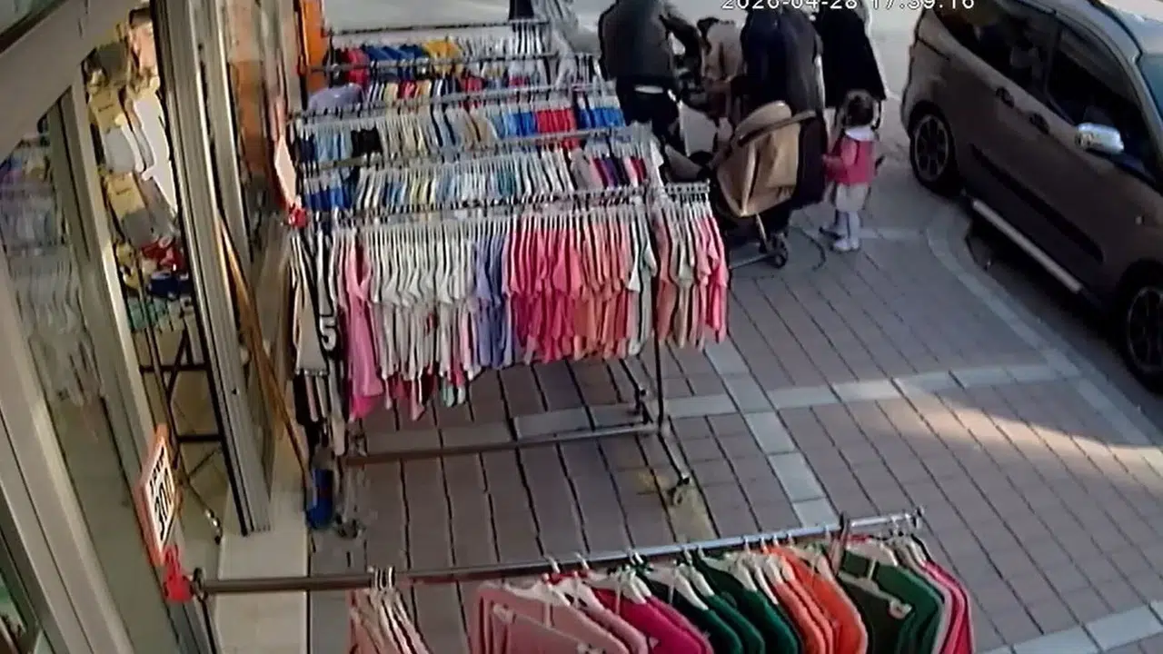 Saniyelerle yarıştı, hayat kurtaran hamleyi yaptı: Esenyurt’ta korku dolu anlar kamerada