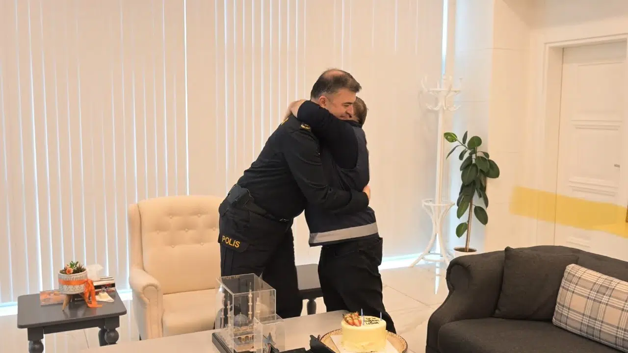 Polis olma hayali gerçek oldu: Uğur için Emniyet’te çifte bayram yaşandı