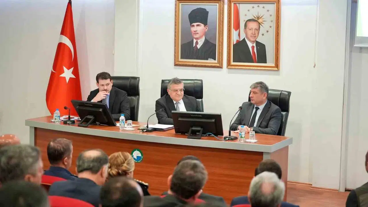 Sinop’ta sokak hayvanları için yeni dönem: Vali Özarslan’dan kritik talimat