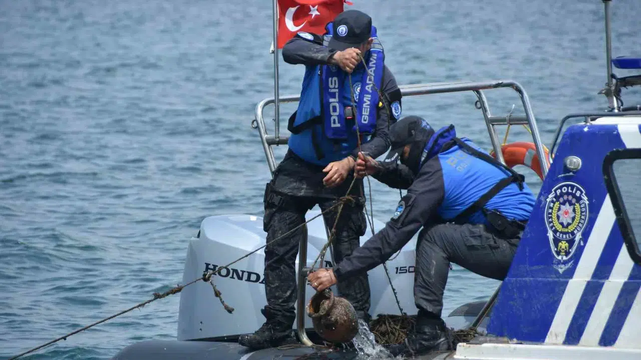 Denizlerin sessiz katillerine geçit yok: İzmir’de ekosistemi hedef alan tuzaklar temizlendi