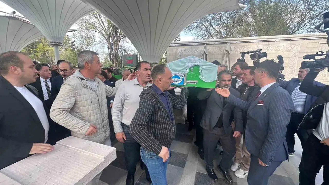 Metin Kösedağ’ı yıkan haber: Kayseri basını yasta