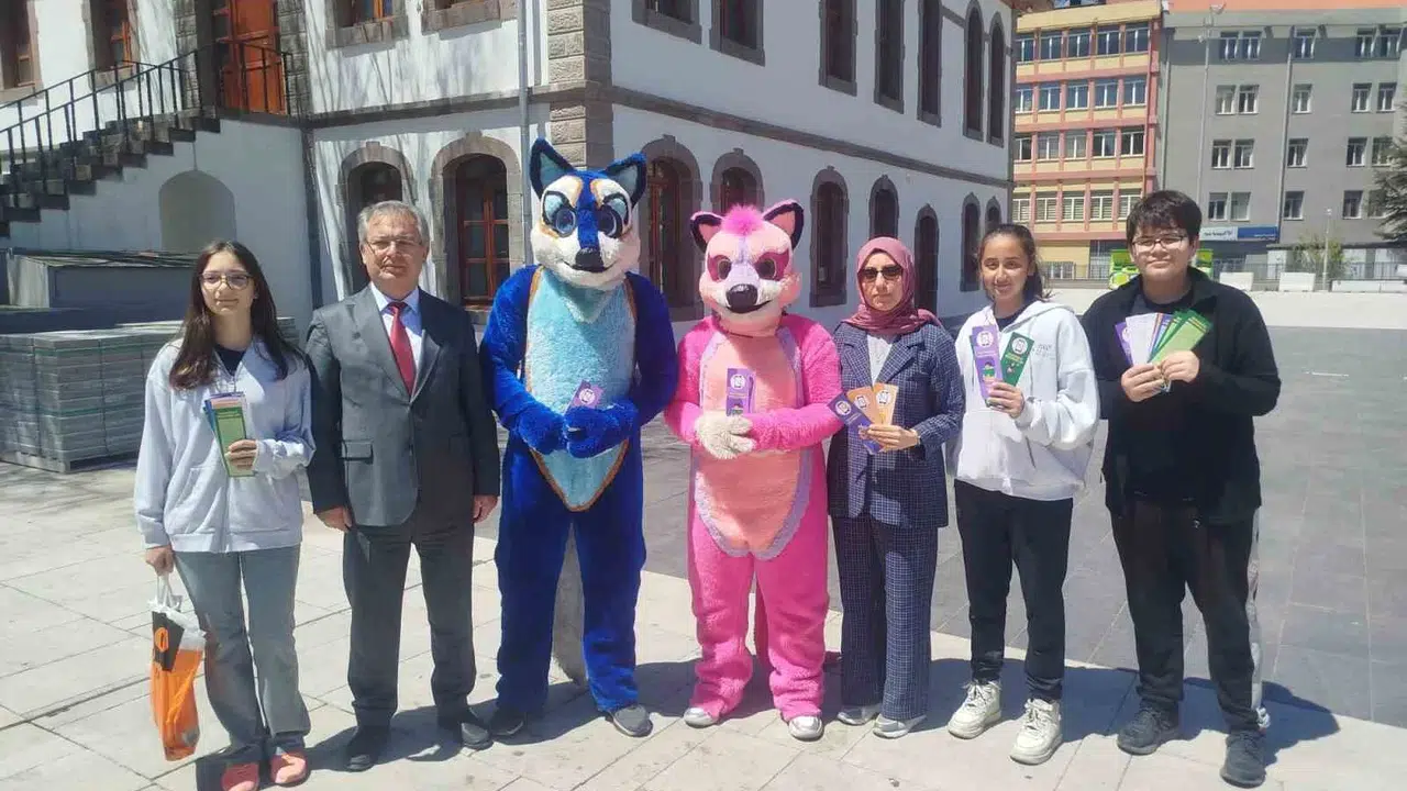 Dijital çağın esiri olan gençlere çağrı: Afyon’da ekranlar kapandı, hayat başladı