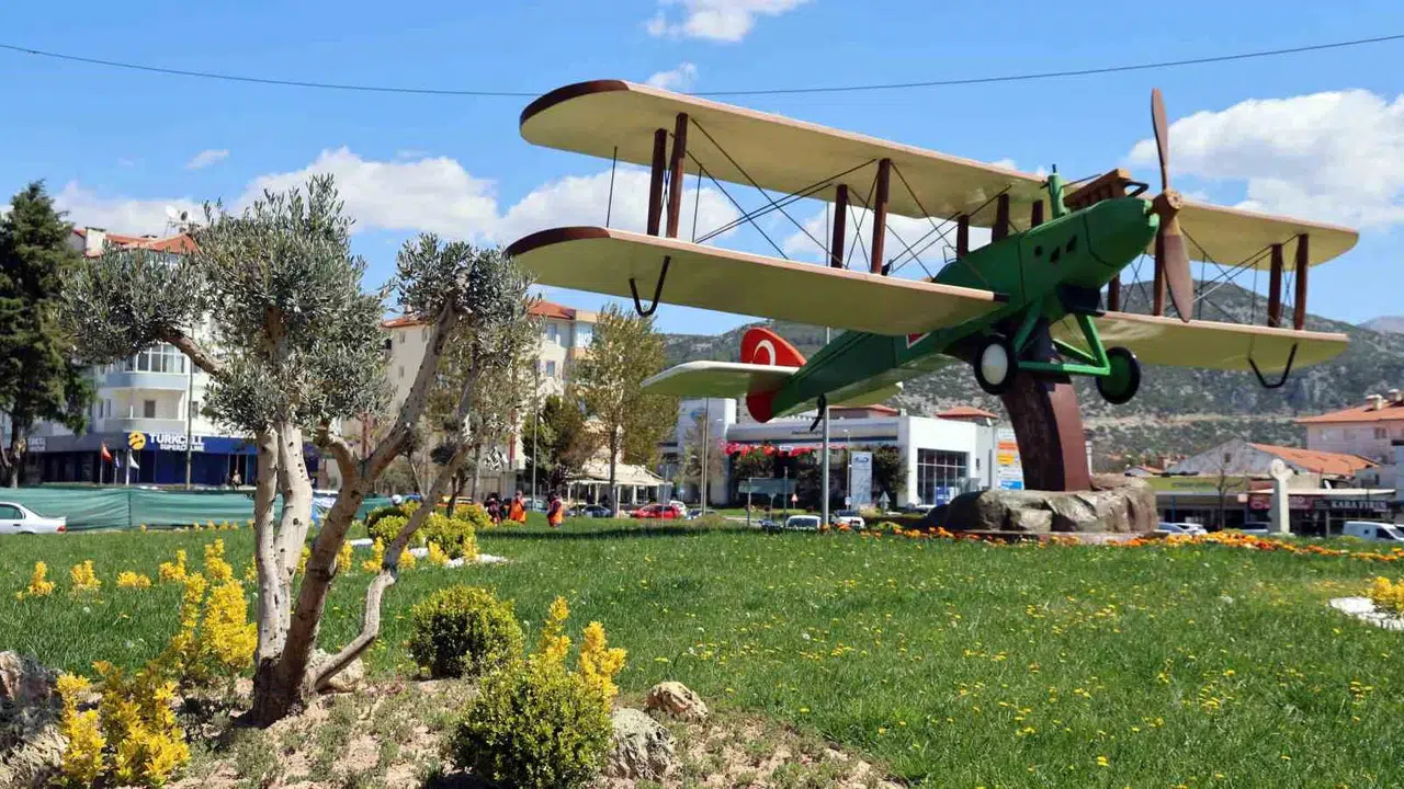 Kurtuluş Savaşı’nın gizli kahramanı Muğla’da göklere dönüyor: ‘İsmet Tayyaresi’nin destansı hikayesi