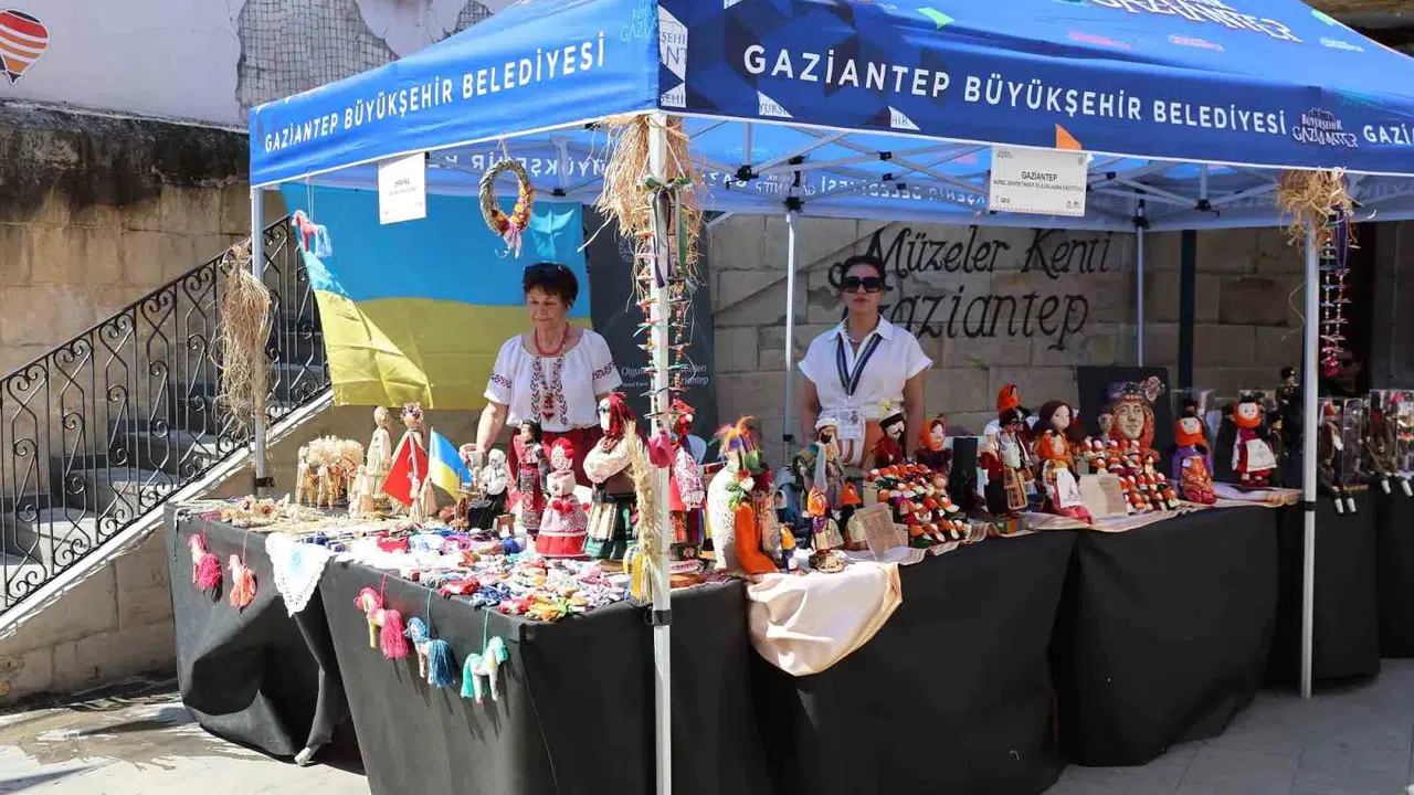 Geleneksel sanatlar Gaziantep’te hayat buluyor: Ezogelin’in izinde dünya bir araya geldi