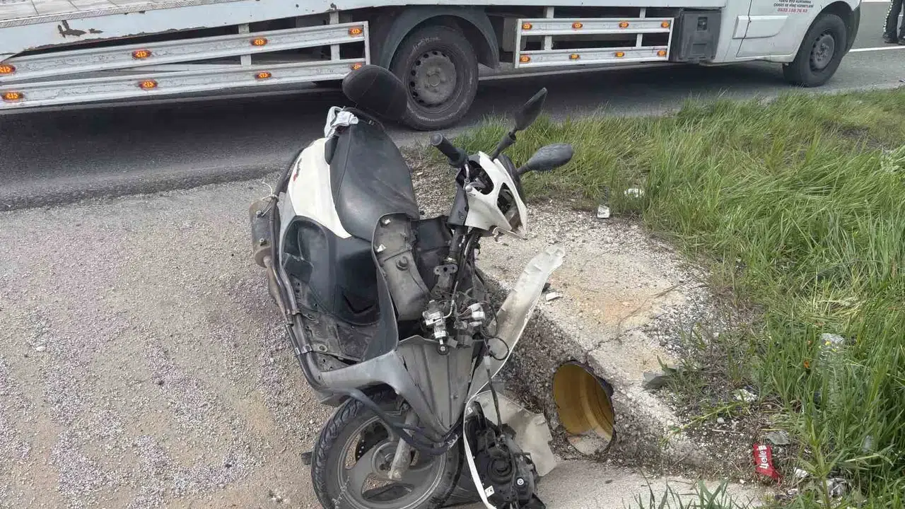 Kastamonu'da motosiklet dehşeti: 2 yaşındaki bebek ve anne-baba kanala uçtu