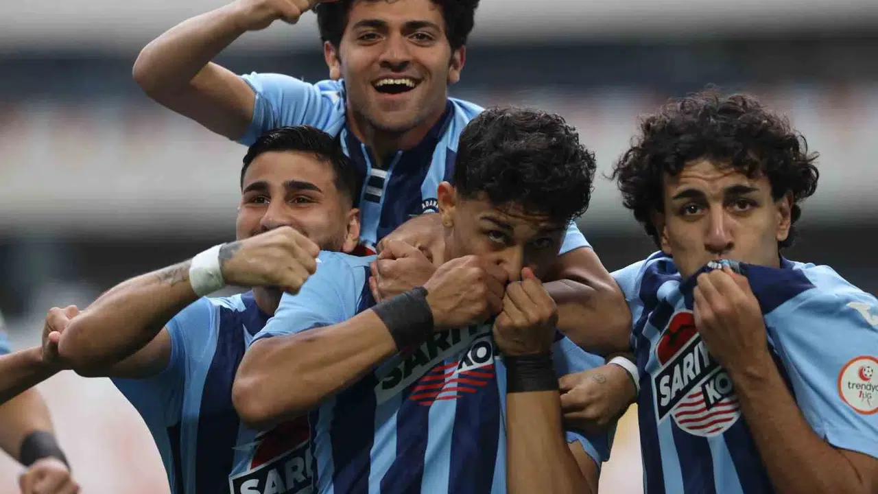 Adana Demirspor evinde şok yaşadı: Ümraniyespor geriden gelip kazandı