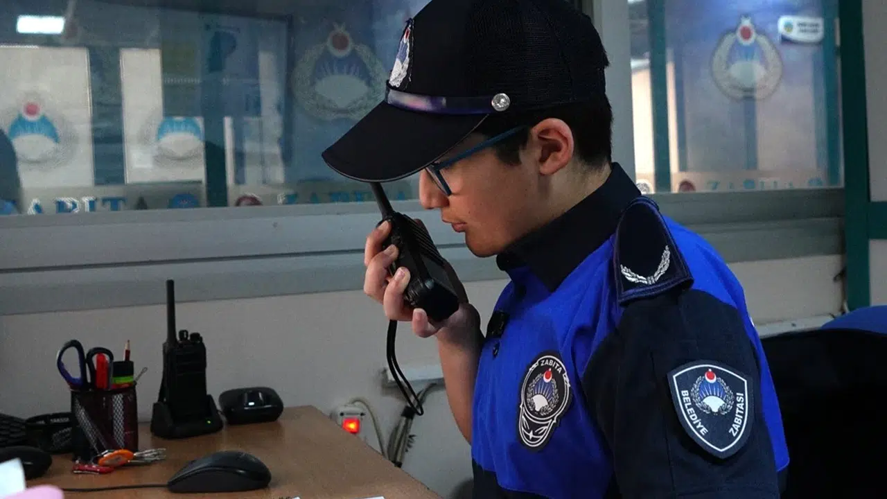 Turgutlu'da zabıta koltuğu çocuklara kaldı: Denetimlerdeki ciddiyetleri herkesi şaşırttı