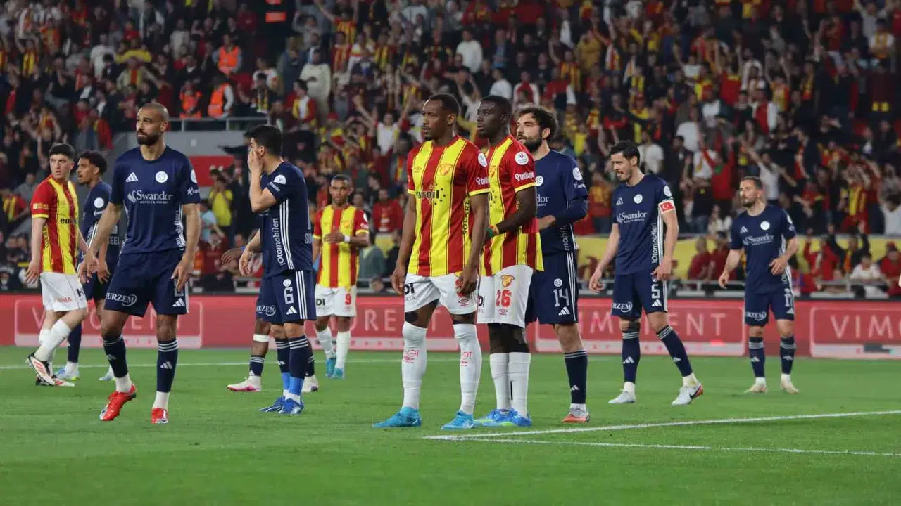 Göztepe fırtınası erken dindi: İzmir ekibi evinde Antalyaspor’a geçit vermedi