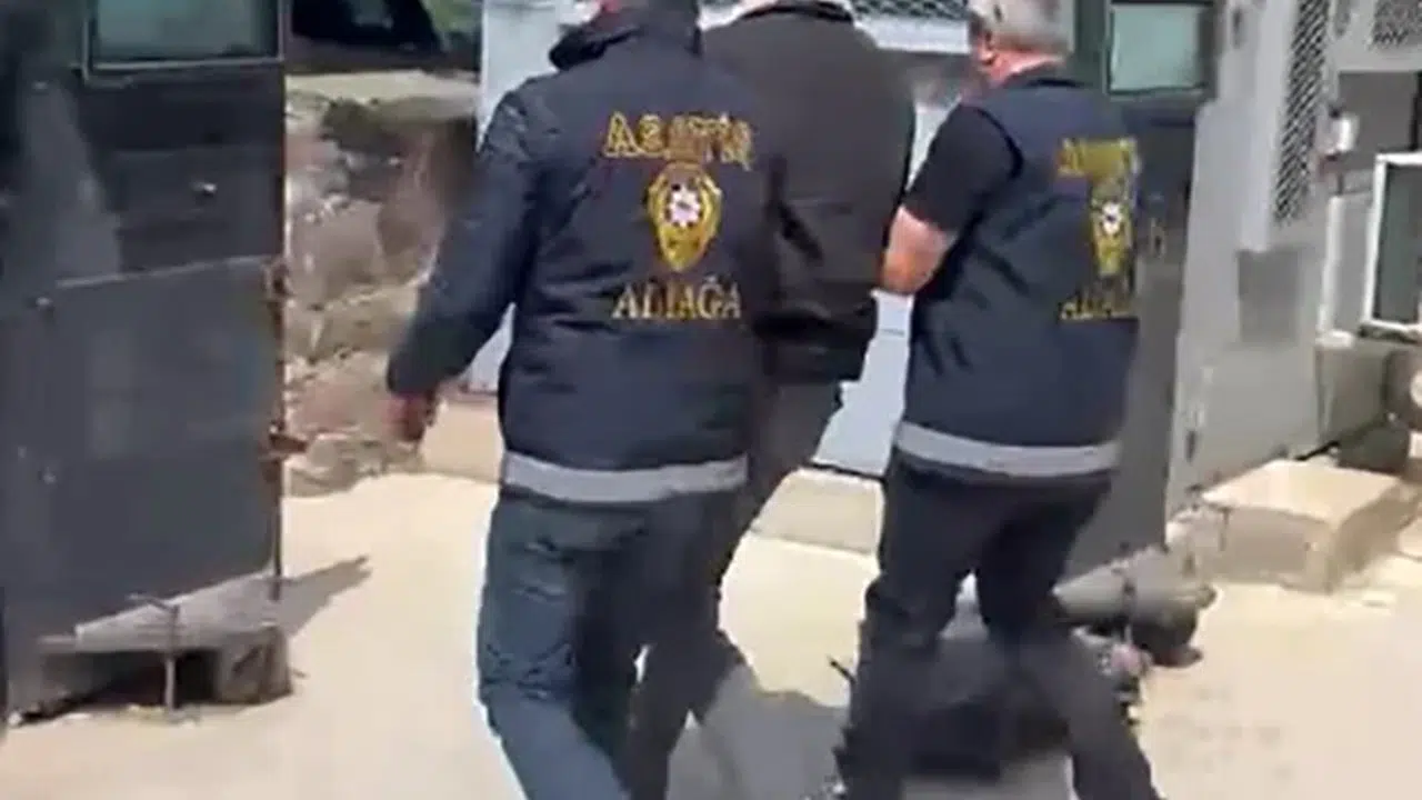 15 yıl hapis cezasıyla aranıyordu: Sahte kimlikli firari Aliağa’da enselendi