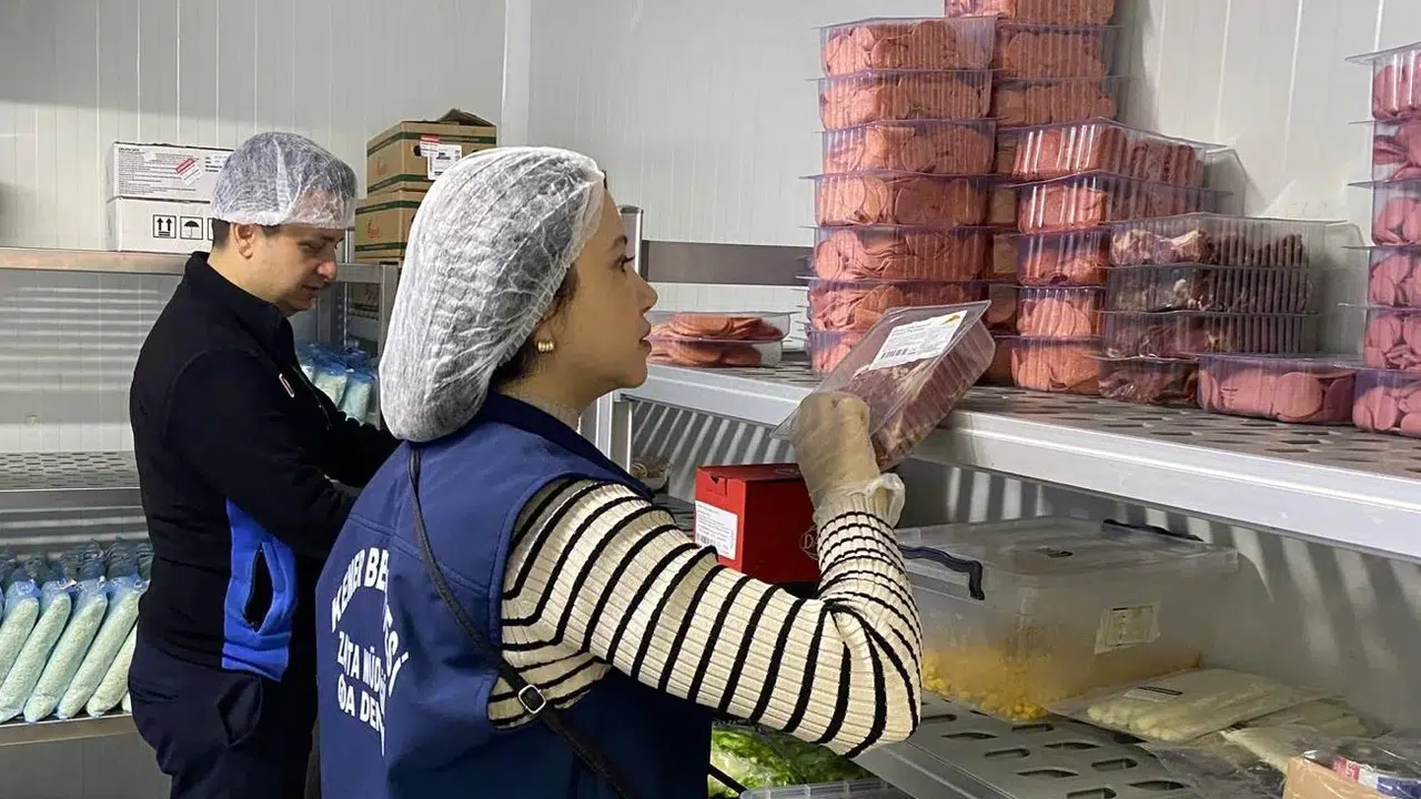 Kemer’de sofraların güvenliği zabıtaya emanet: Kurallara uymayanlara geçit yok