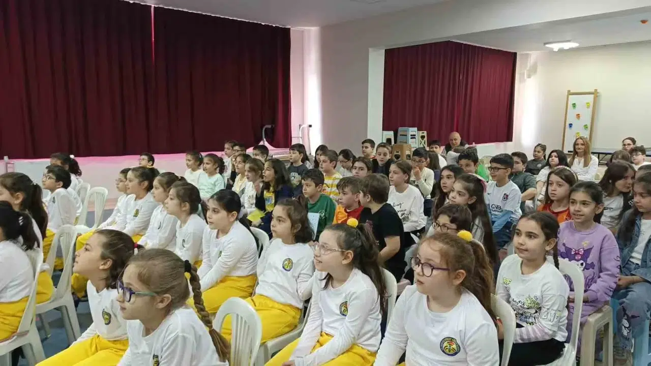 Minik öğrencilere doğa dersi: Bilim dünyasının kapıları bitkilerle aralandı