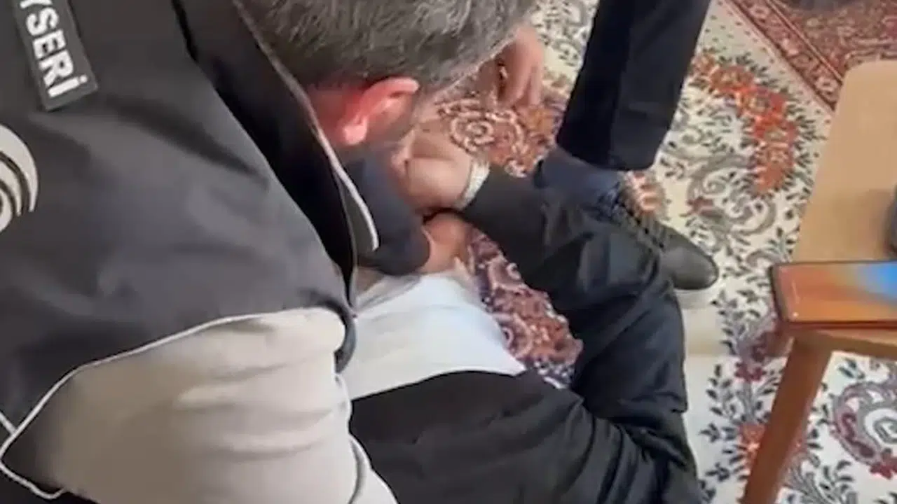 17 yıllık firar operasyonla bitti: Zehir taciri saklandığı delikte kıskıvrak yakalandı