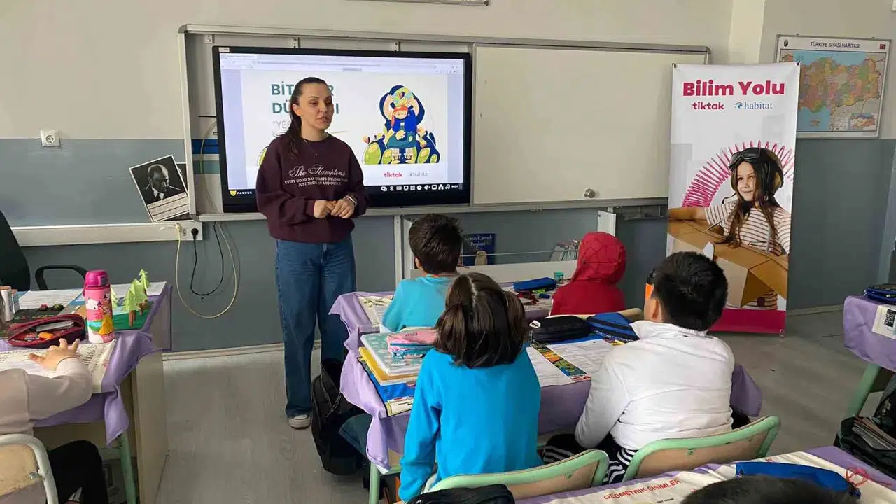 Eskişehir’de minik beyinler geleceği kodluyor: İlkokul sıralarında yapay zeka devrimi