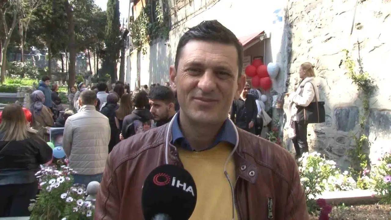 23 Nisan'da hüzünlü doğum günü: Evladını kaybeden acılı anne-babanın mezar başındaki sözleri yürek dağladı