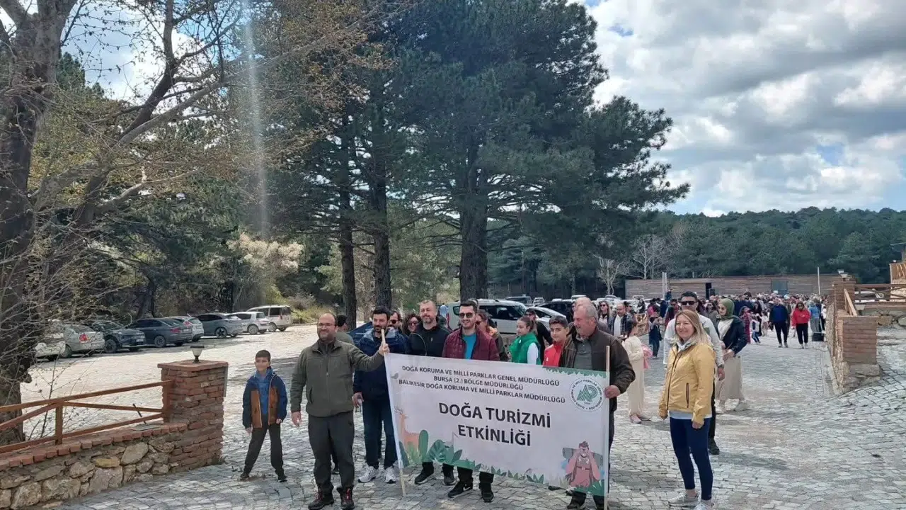 Kazdağları’nda minik çevreciler iş başında: Doğanın kalbinde unutulmaz bir gün