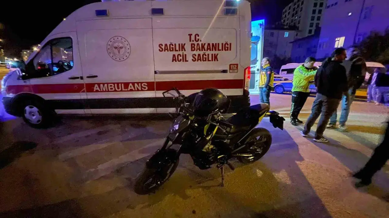 Karaman’da gece yarısı dehşeti: Motosiklet kazasında iki kişi hastanelik oldu