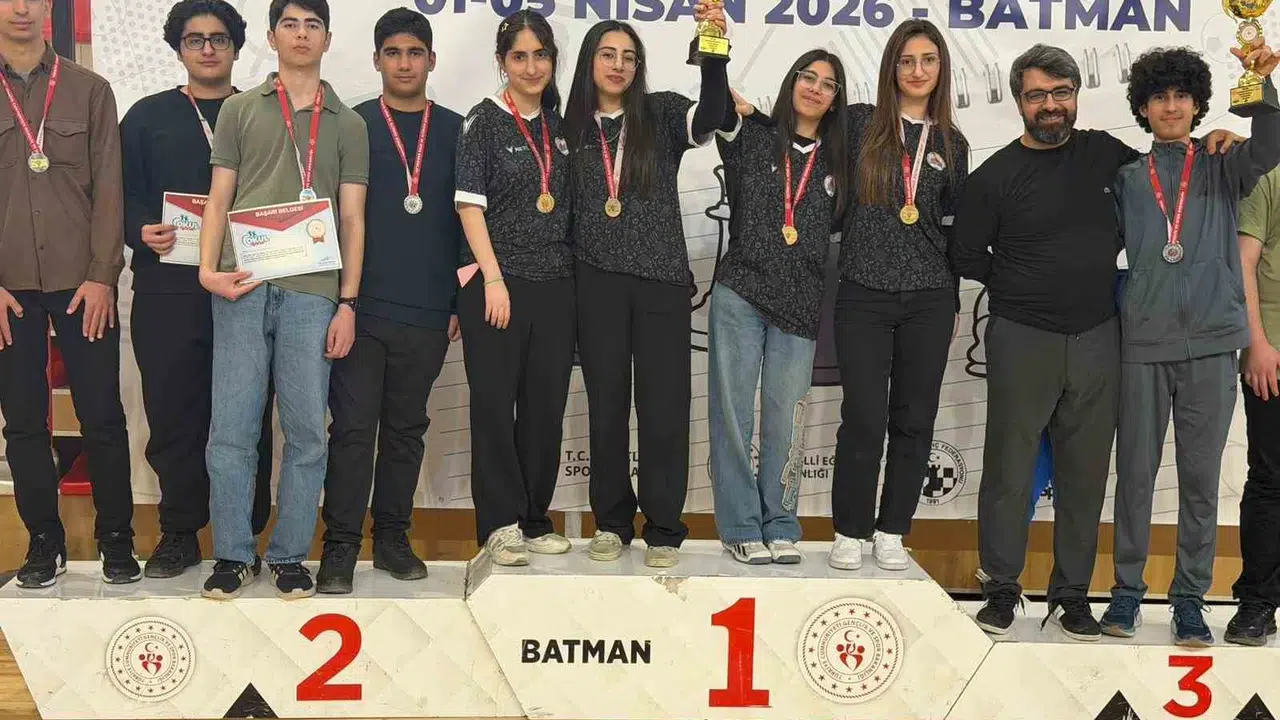 Diyarbakır’ın hamlesi Batman’da sonuç verdi: Satranç tahtasında çifte gurur