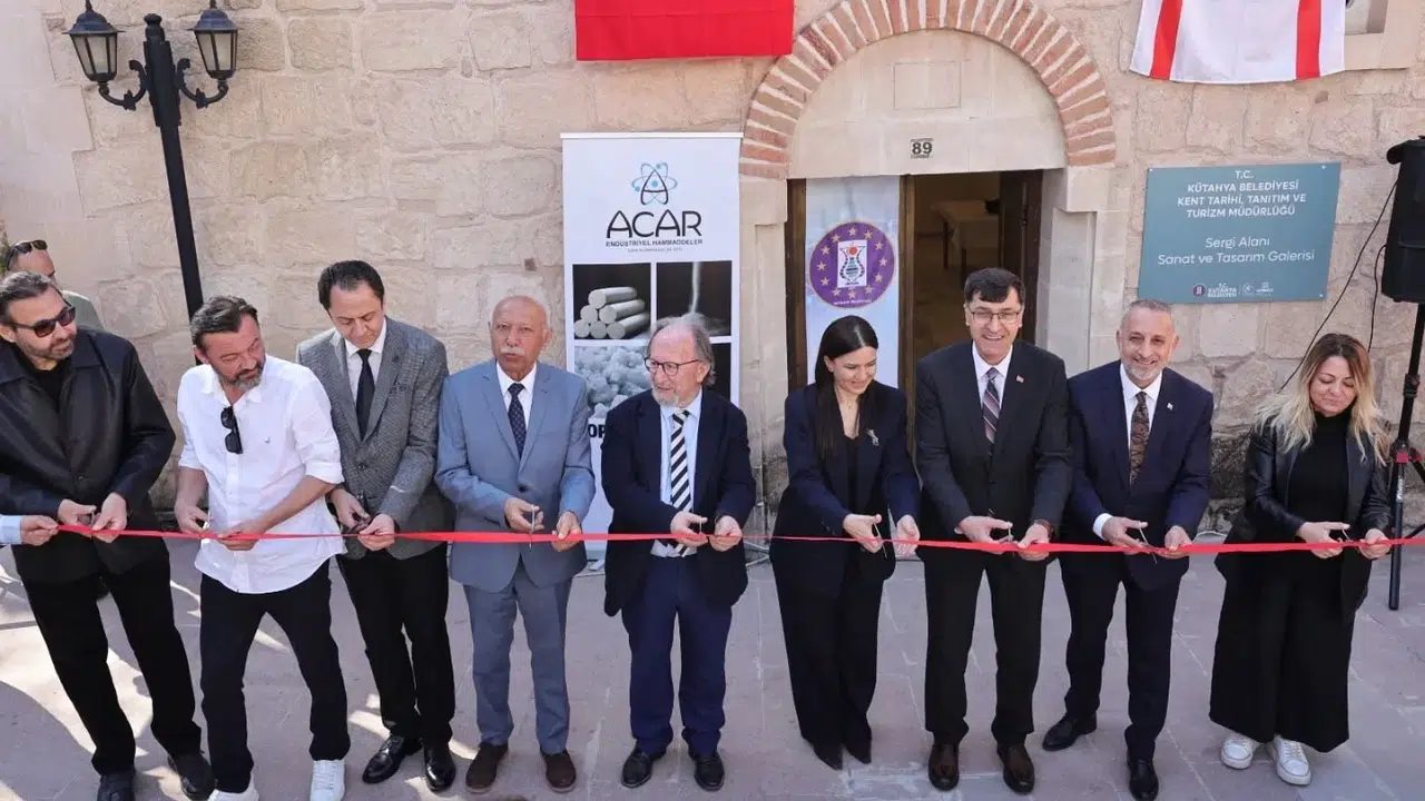 Kütahya’nın tarihi dokusu seramik sanatıyla yeniden hayat buldu: Re-New Nature kapılarını açtı