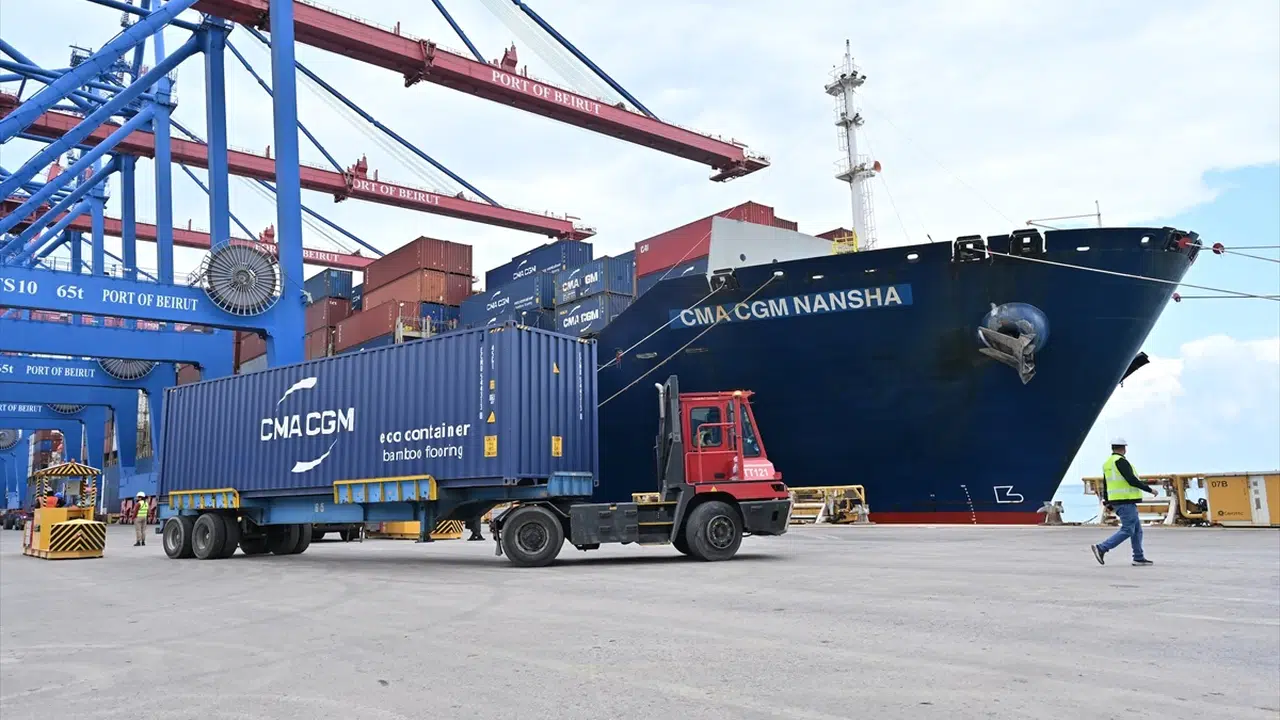 Zor günlerin dostu Türkiye: Lübnan’a 360 tonluk dev insani yardım eli