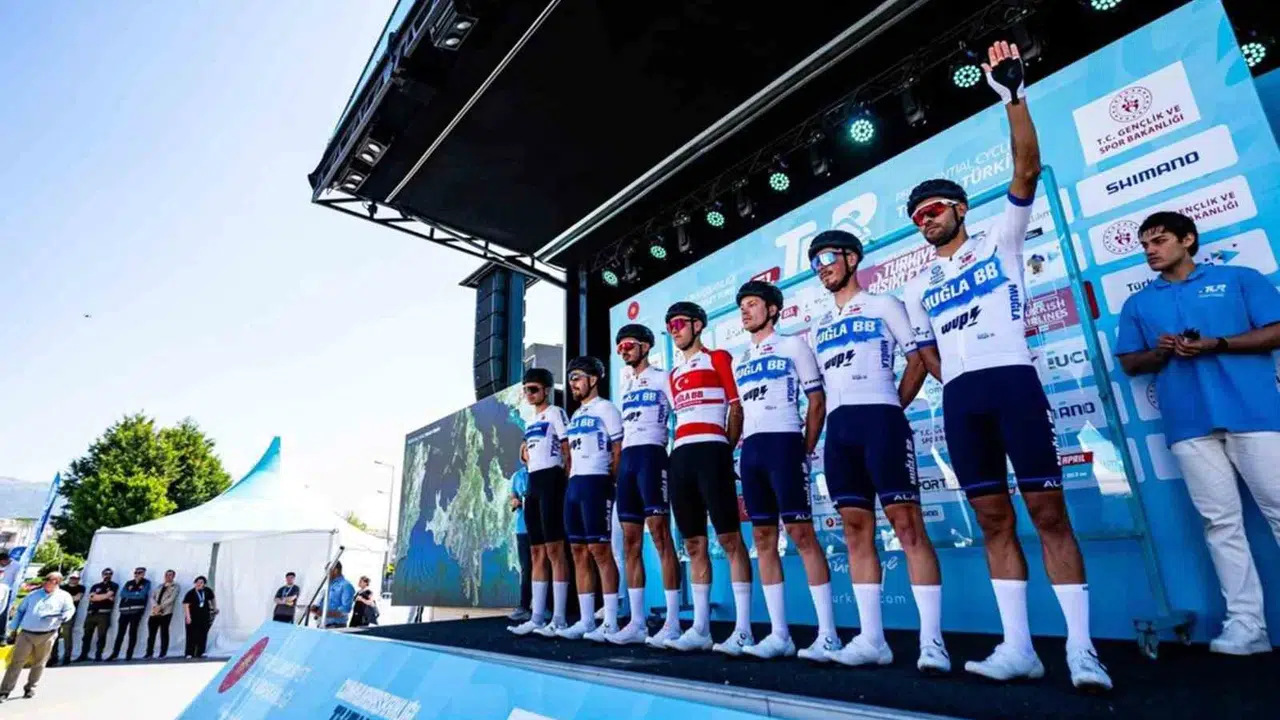 Muğla’nın gurur günü: Hem Türkiye turunda zirveye pedal basıyorlar hem de milli formayı terletiyorlar