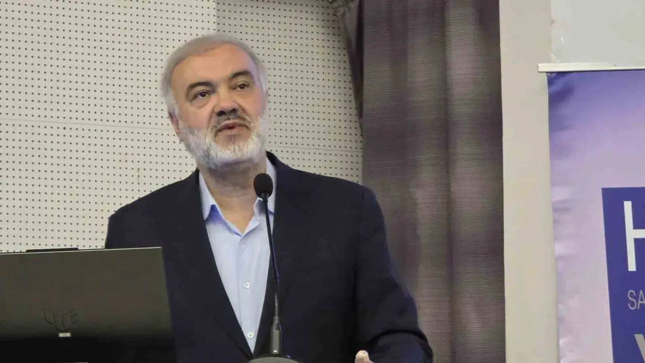 Aynı çatı altında yabancılaşan hayatlar: Modern dünyada aile bağları nasıl koptu?