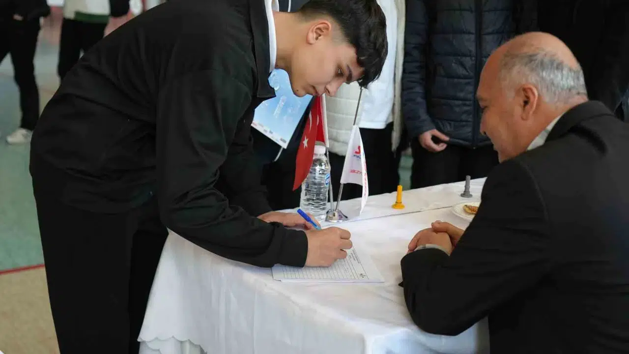 İş dünyasında devir değişti: Nitelikli personel arayan işveren öğrencinin ayağına gidiyor